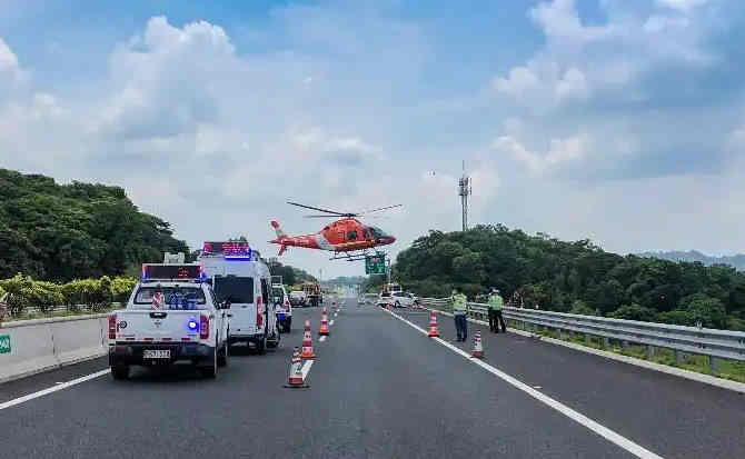 建湖高速公路汽车救援案例